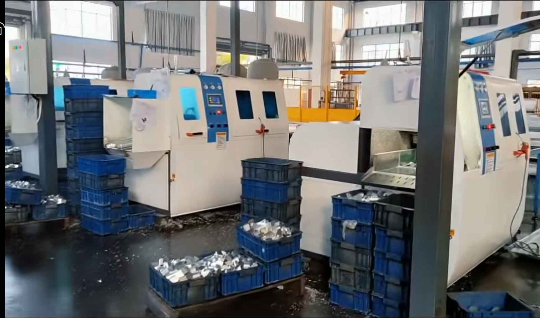案例三 分离式无尾料精密自动切铝机