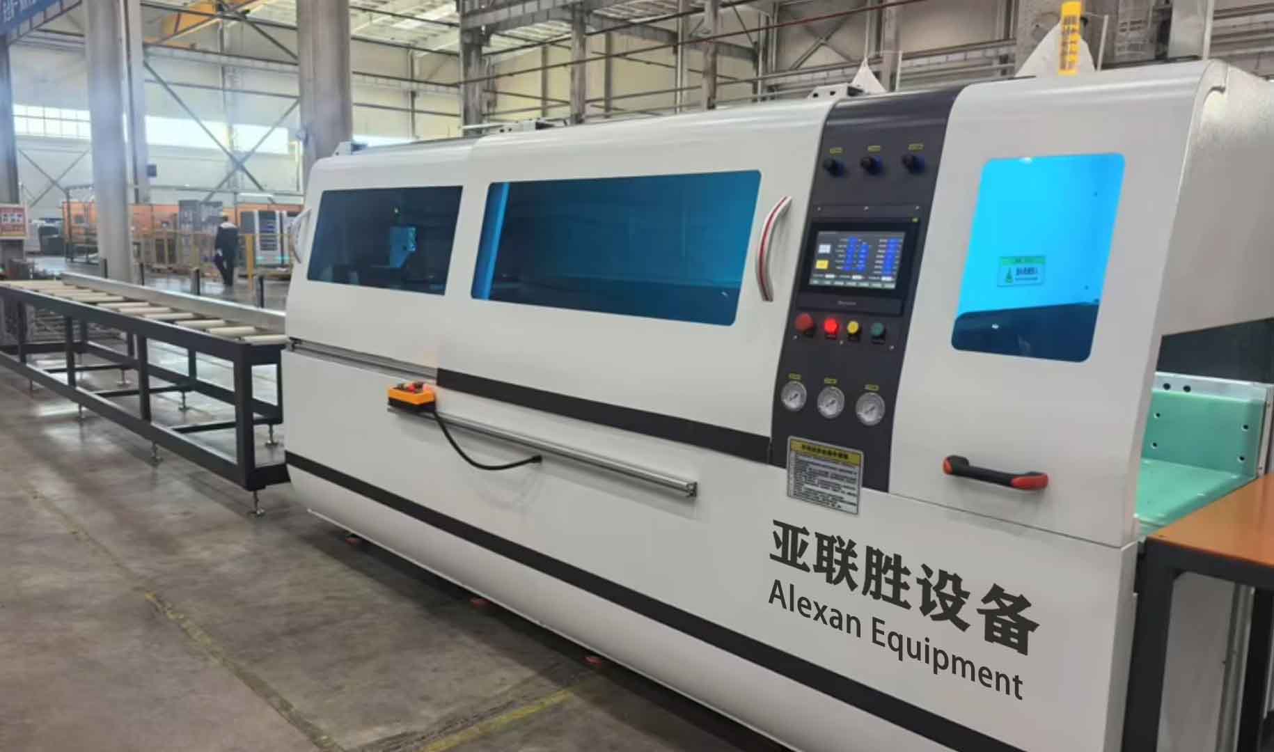 案例四 重型分离式无尾料精密自动切铝机